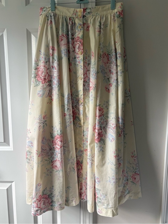 Ralph Lauren Dresses & Skirts - Lauren Ralph Lauren Vintage Floral Midi Skirt